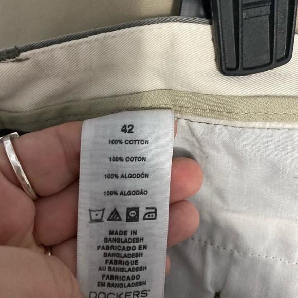 Shorts - Picture 3 of 4